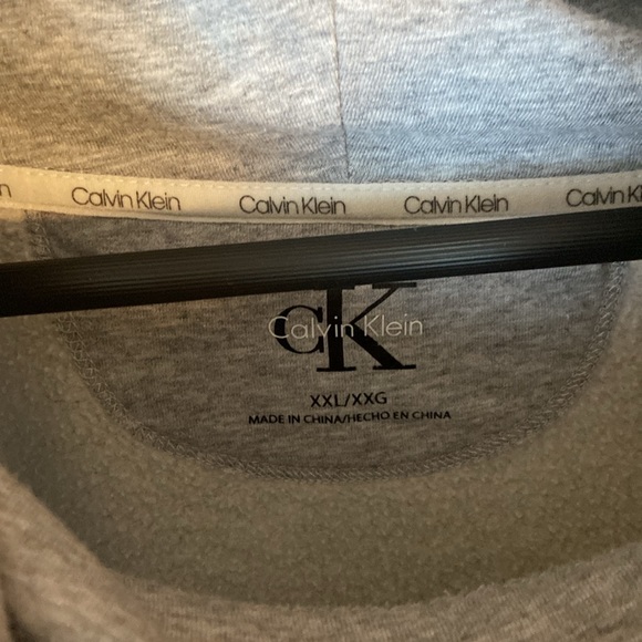 Calvin Klein Grey Cheetah Print Womens Sweater - Picture 6 of 8